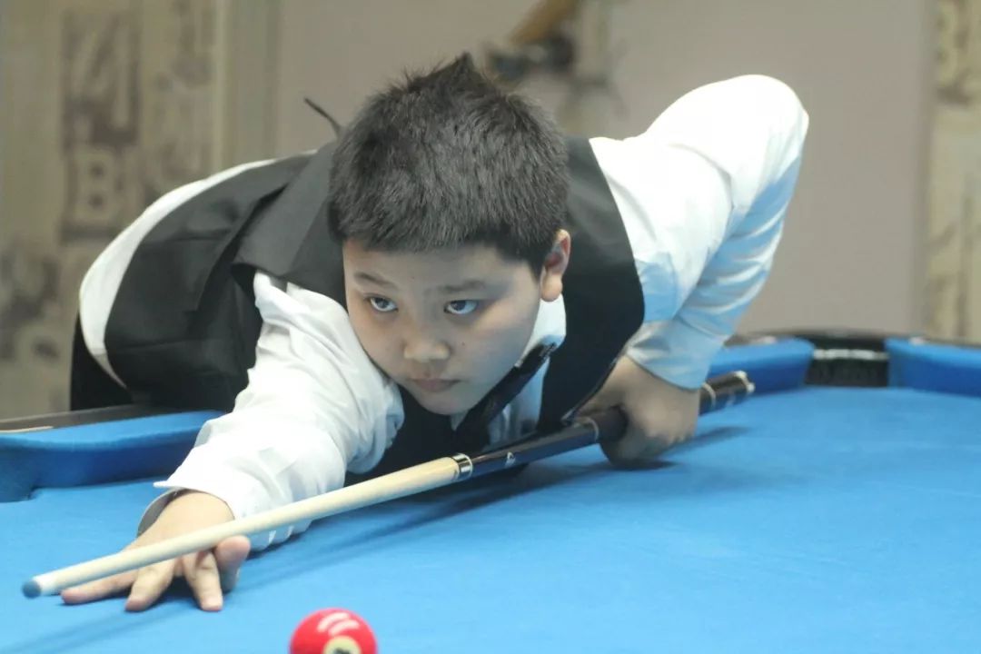 中占据上风 中占据上风