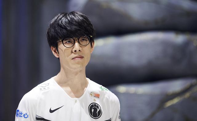 持不确定性 持不确定性